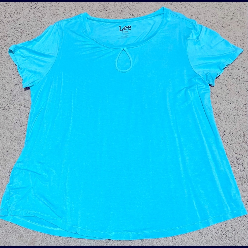 XL Light Blue Keyhole LEE t shirt